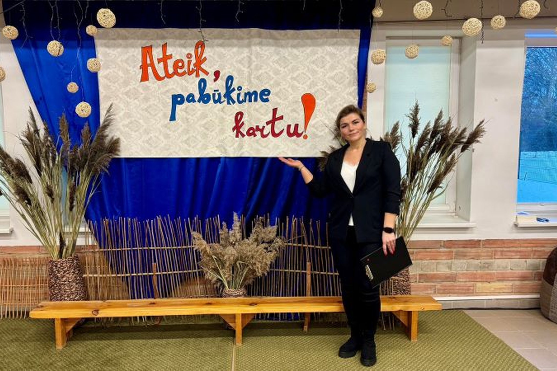 ATEIK, PABŪKIME KARTU!