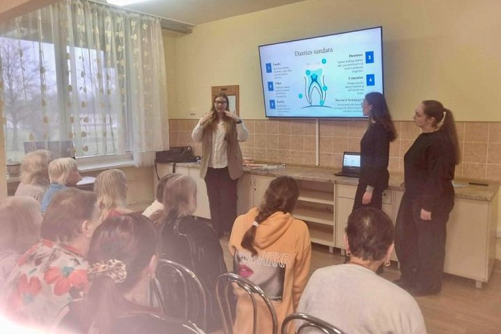 Edukacinė paskaita apie burnos higieną